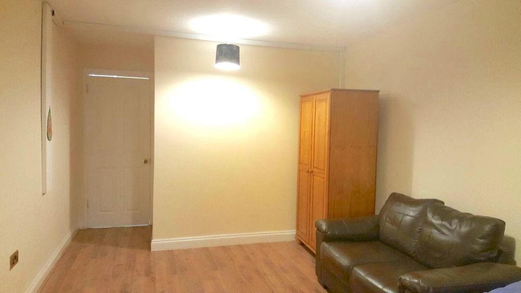 Property photo 1 of 4