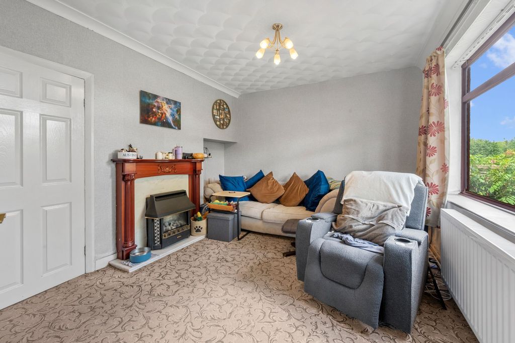 Property photo 3 of 27