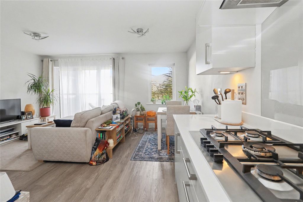 Additional image 7 of 1 bed flat for saleWoking GU21