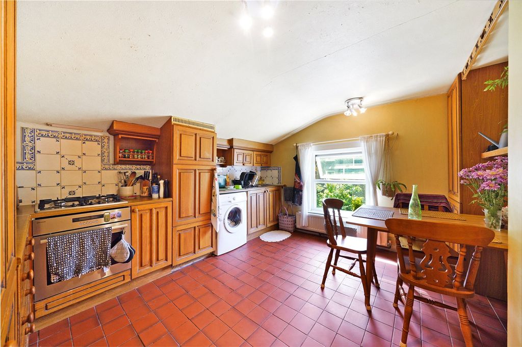 Property photo 2 of 22 Picture No. 24