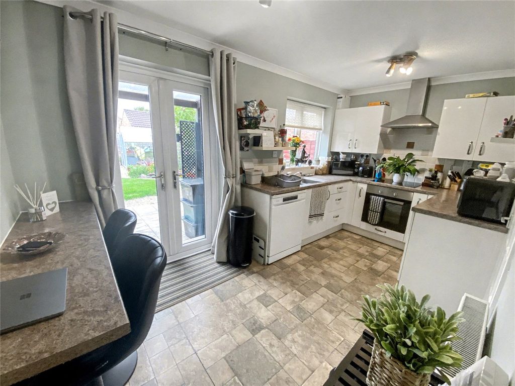 Property photo 3 of 9 Kitchen/Breakfast Rm