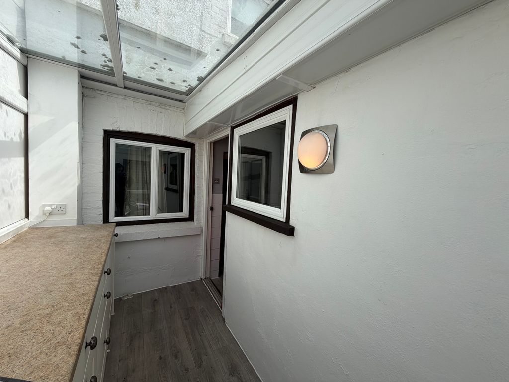 Property photo 3 of 36