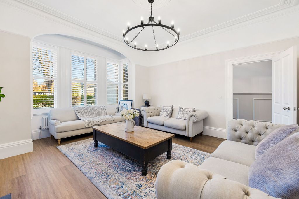 Property photo 3 of 24