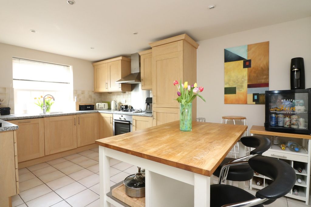 Property photo 2 of 26 4141423