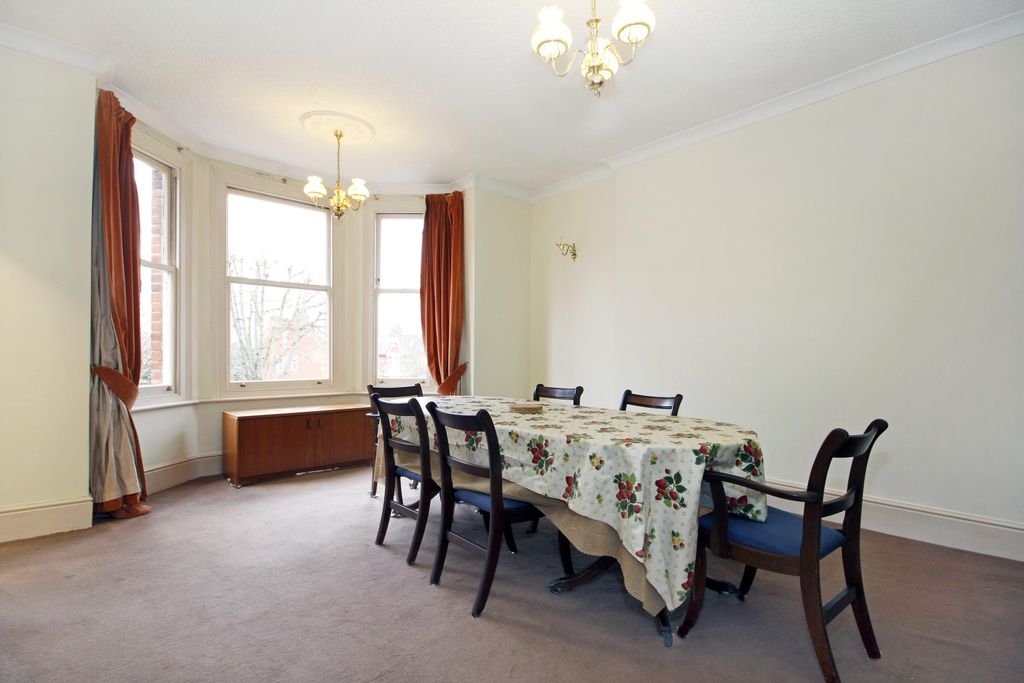 Property photo 3 of 10 Dining