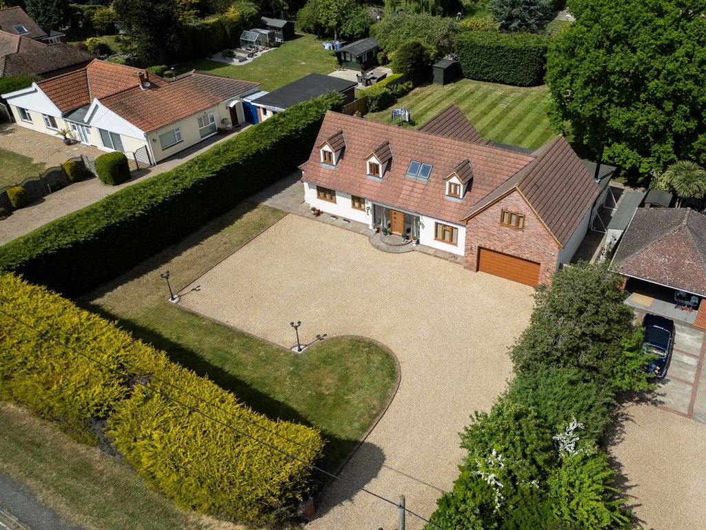 Property photo 1 of 34 Brecklands_0 6