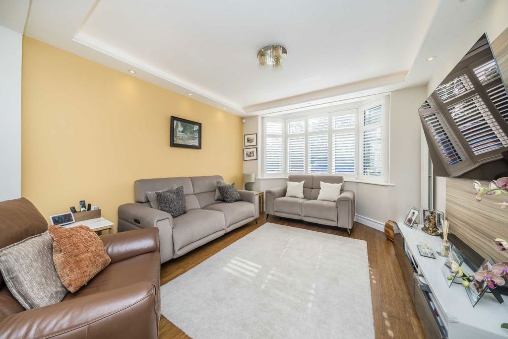 Property photo 2 of 9