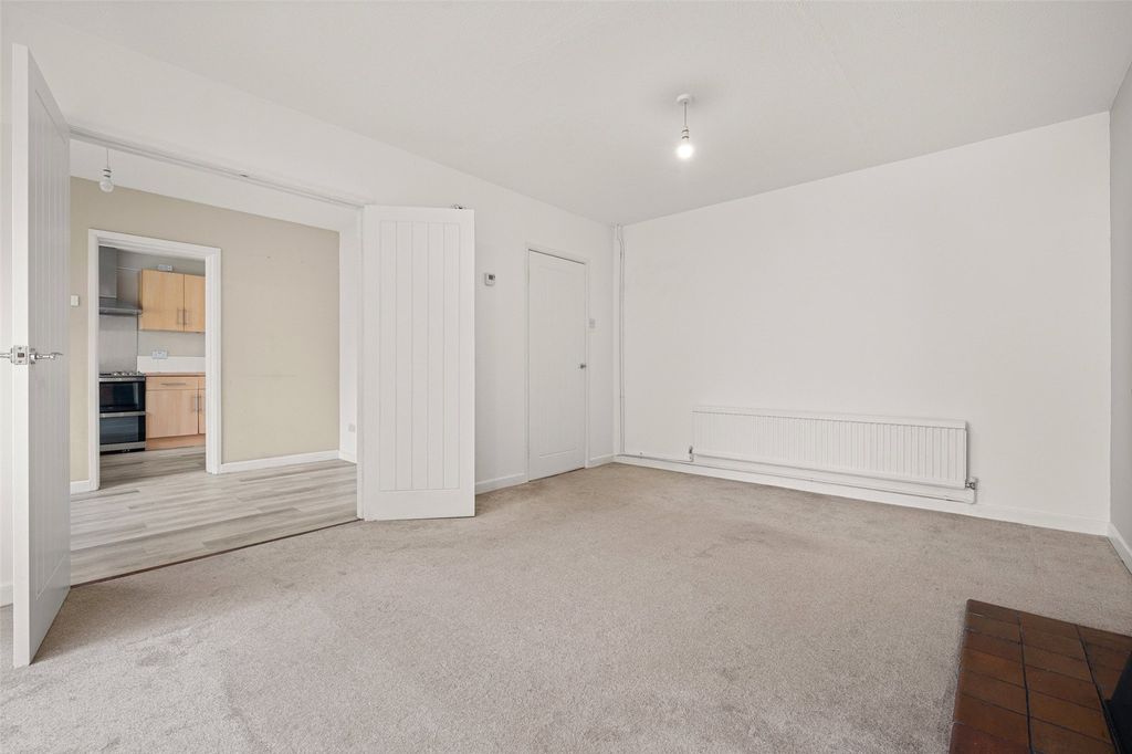 Property photo 3 of 17 Picture No. 12