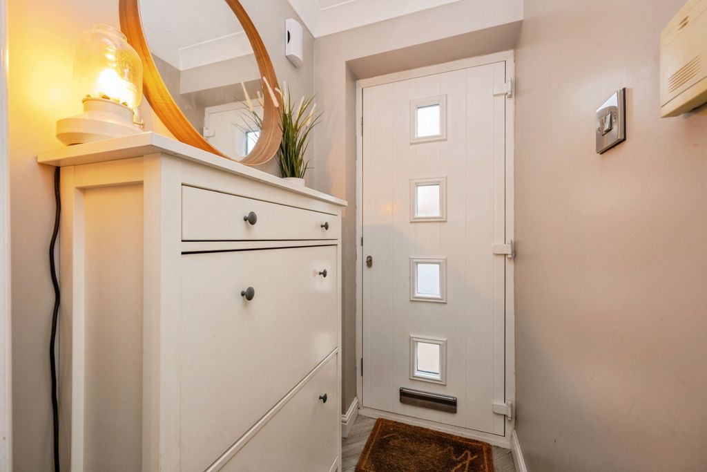 Property photo 2 of 21 Entrance Porch