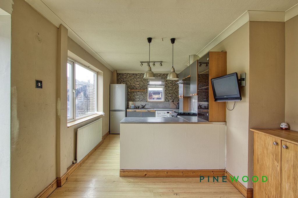 Property photo 3 of 15 Kitchen/Diner