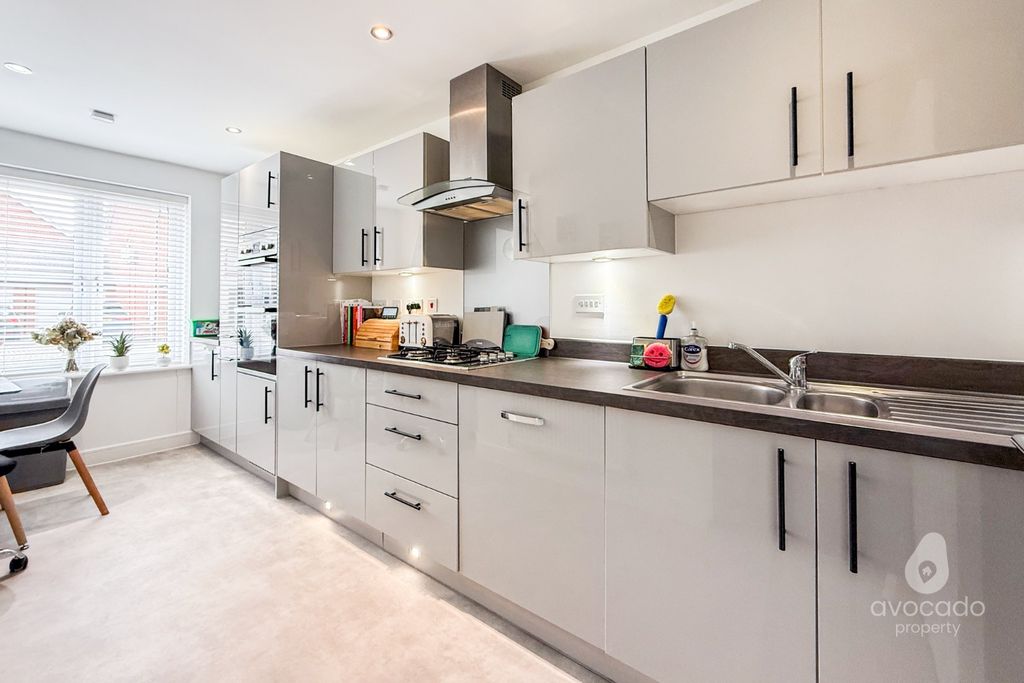 Property photo 2 of 23 4037066