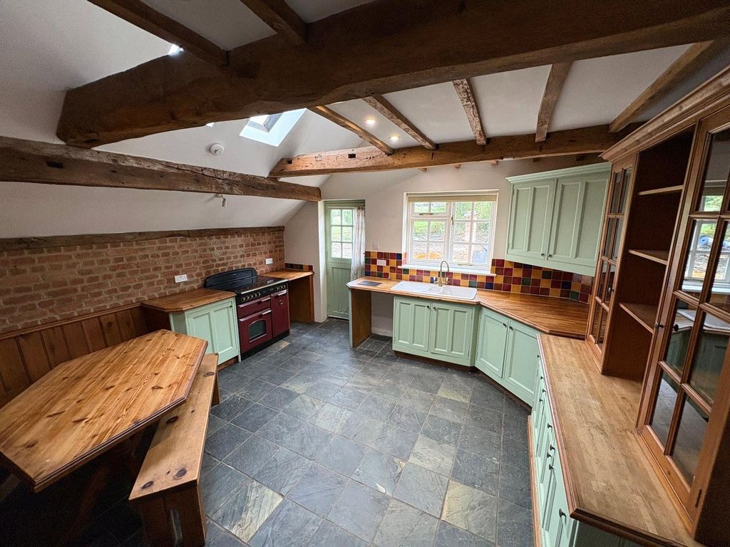 Property photo 2 of 36 Picture No. 21