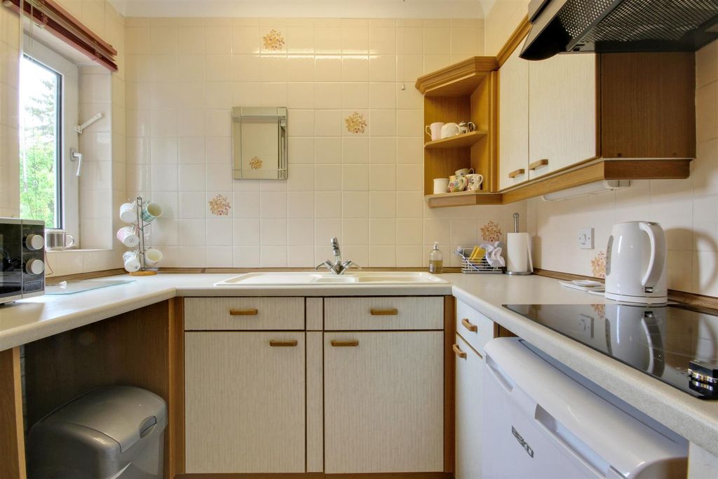 Property photo 3 of 15 Kitchen