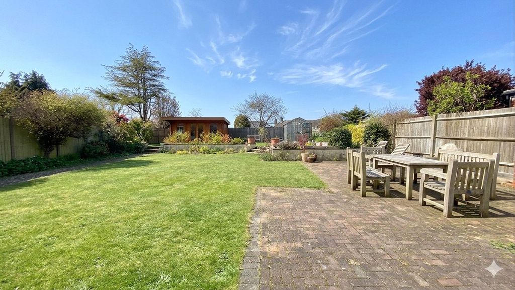 Property photo 2 of 29 Picture No. 28