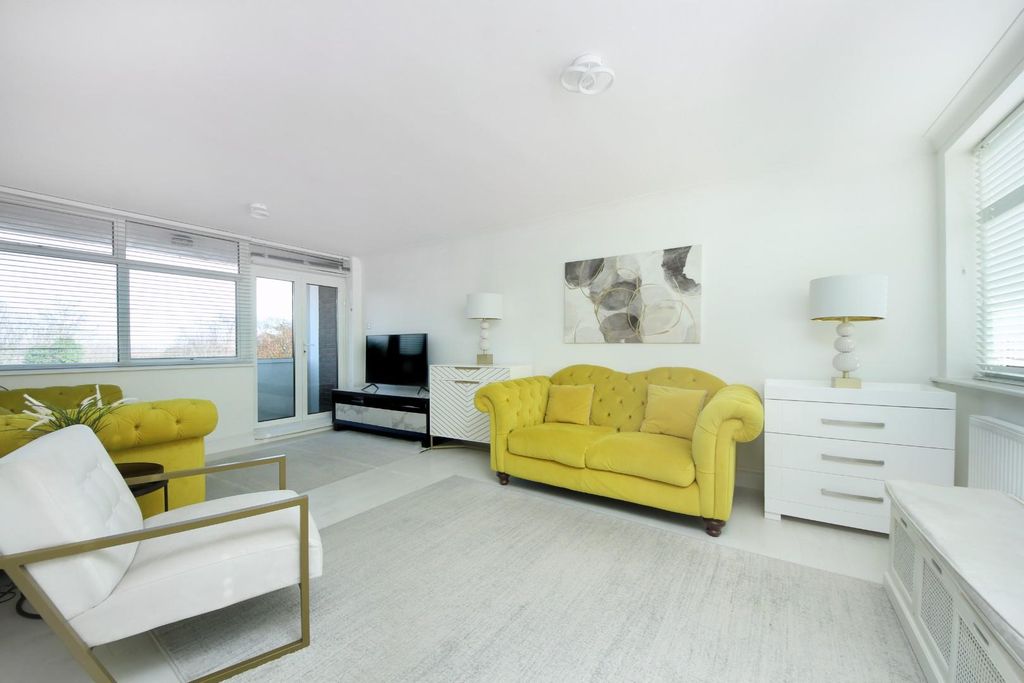 Property photo 3 of 29