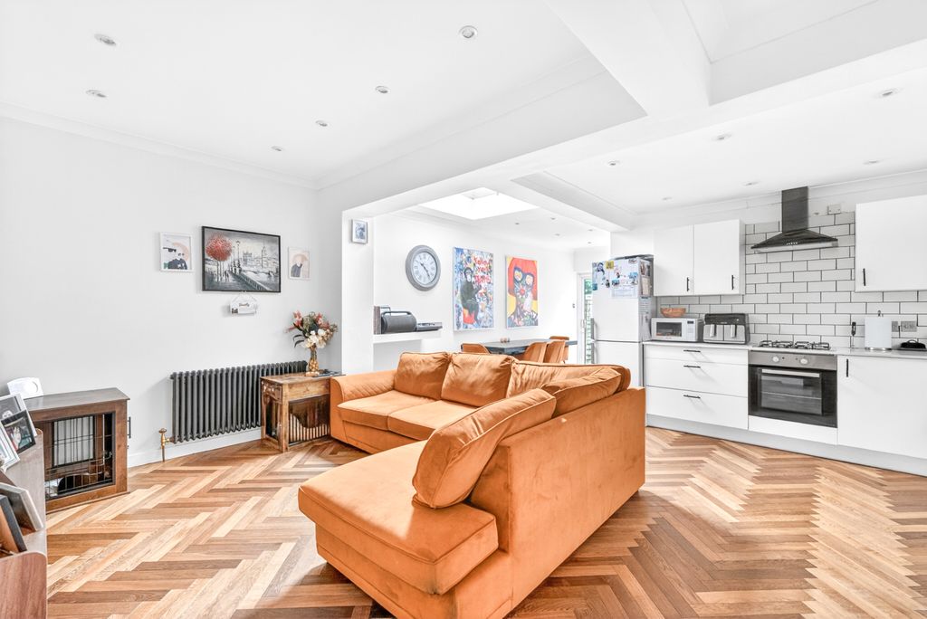 Property photo 1 of 11