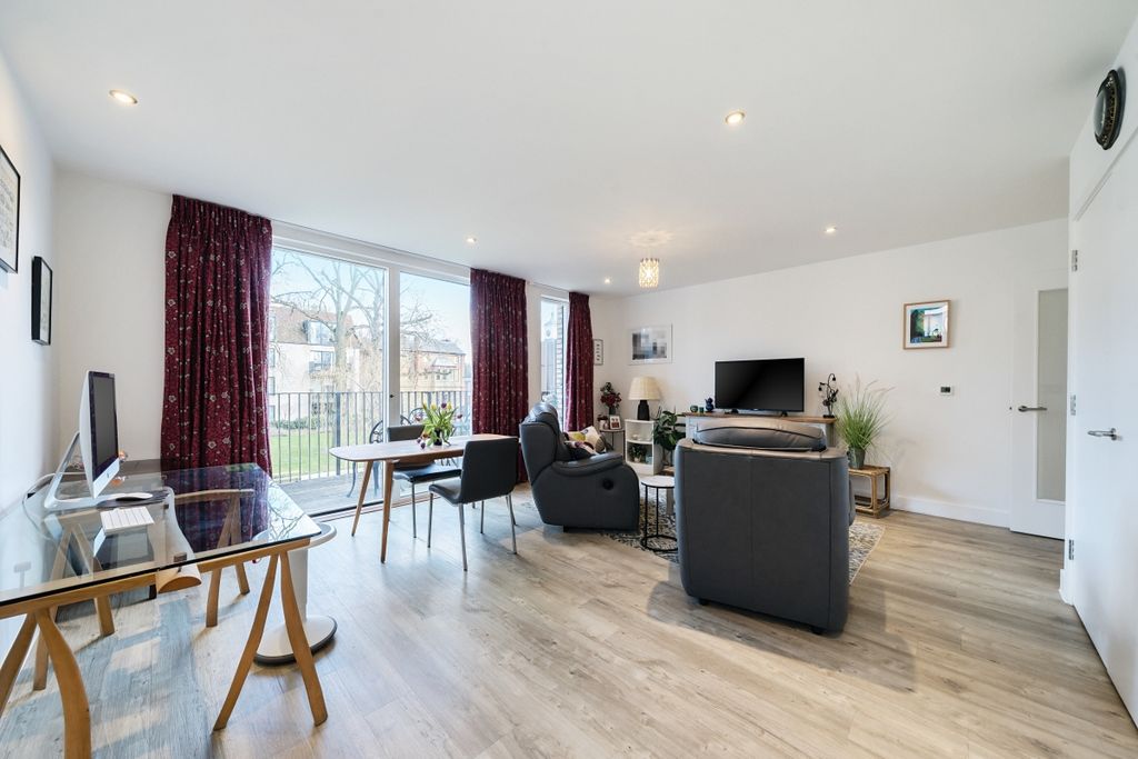 Property photo 1 of 16 1253685 (3)
