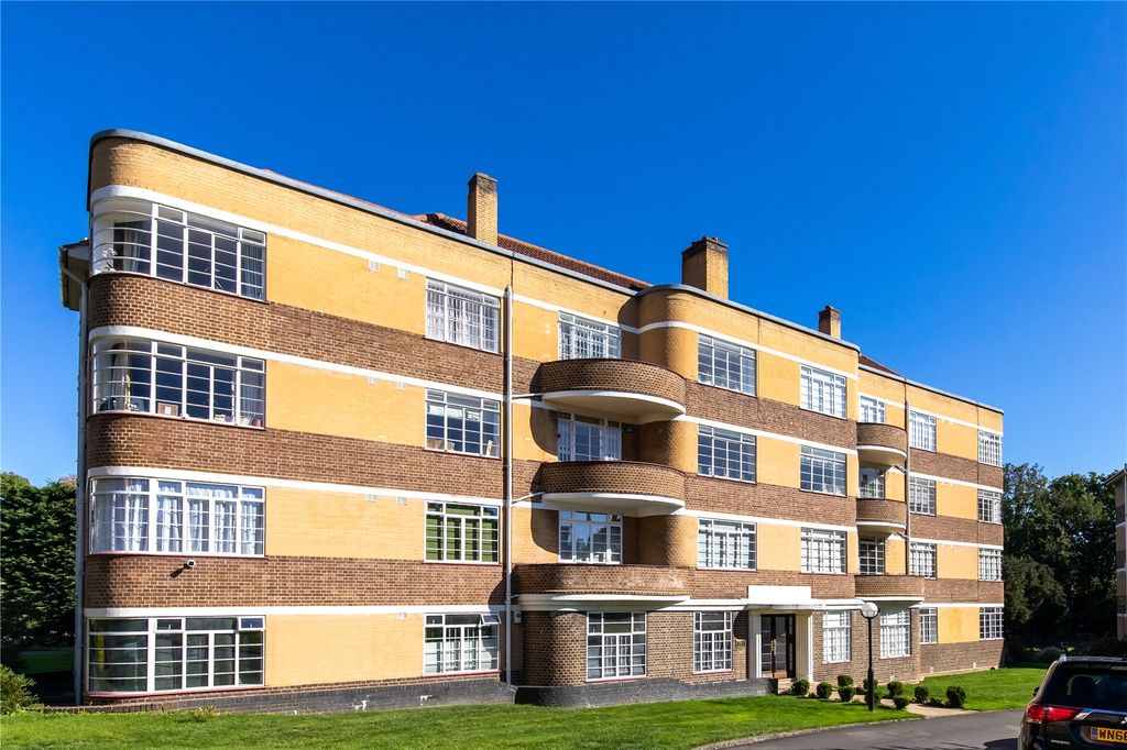 Property photo 2 of 16 Picture No. 18