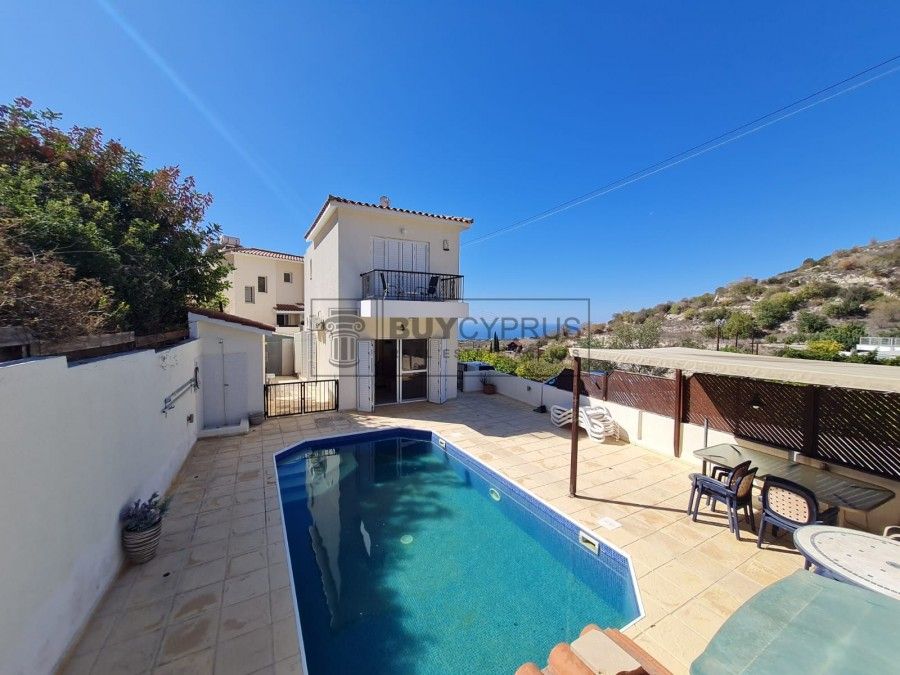 Property photo 1 of 39