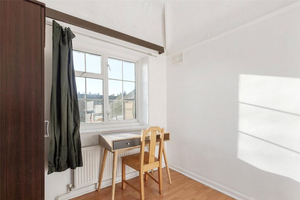 Property photo 2 of 19 Picture No. 04