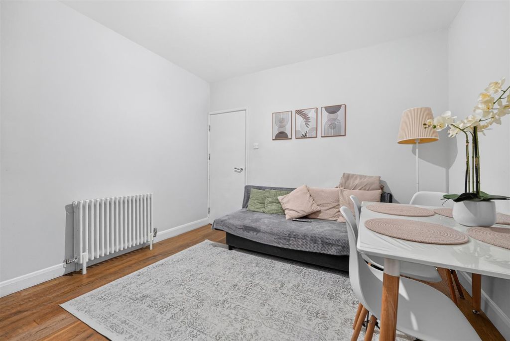 Property photo 3 of 17 0-17.Jpg