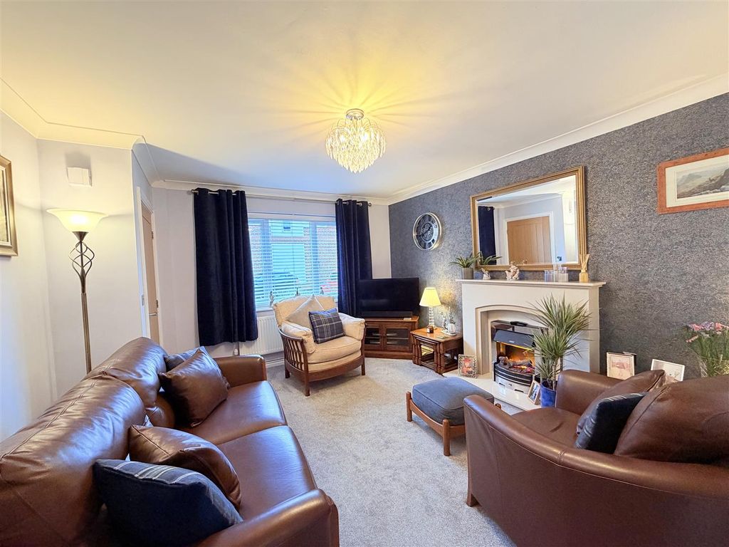 Property photo 3 of 11 3.Jpeg