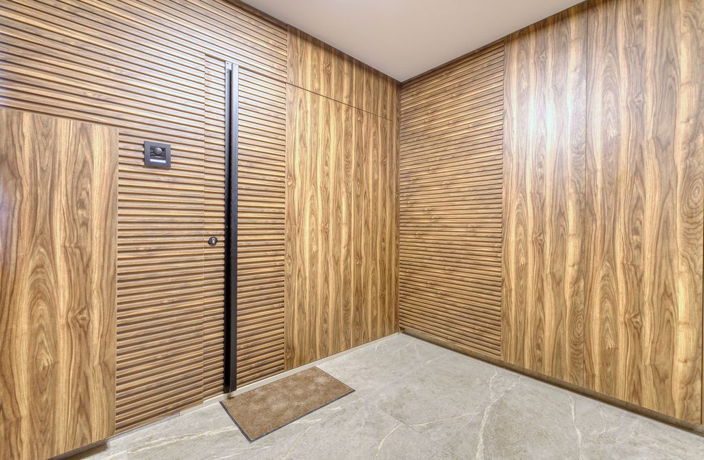 Property photo 3 of 40 Apartment Entrance