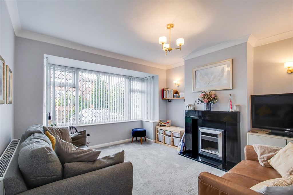 Property photo 2 of 10 Living Room