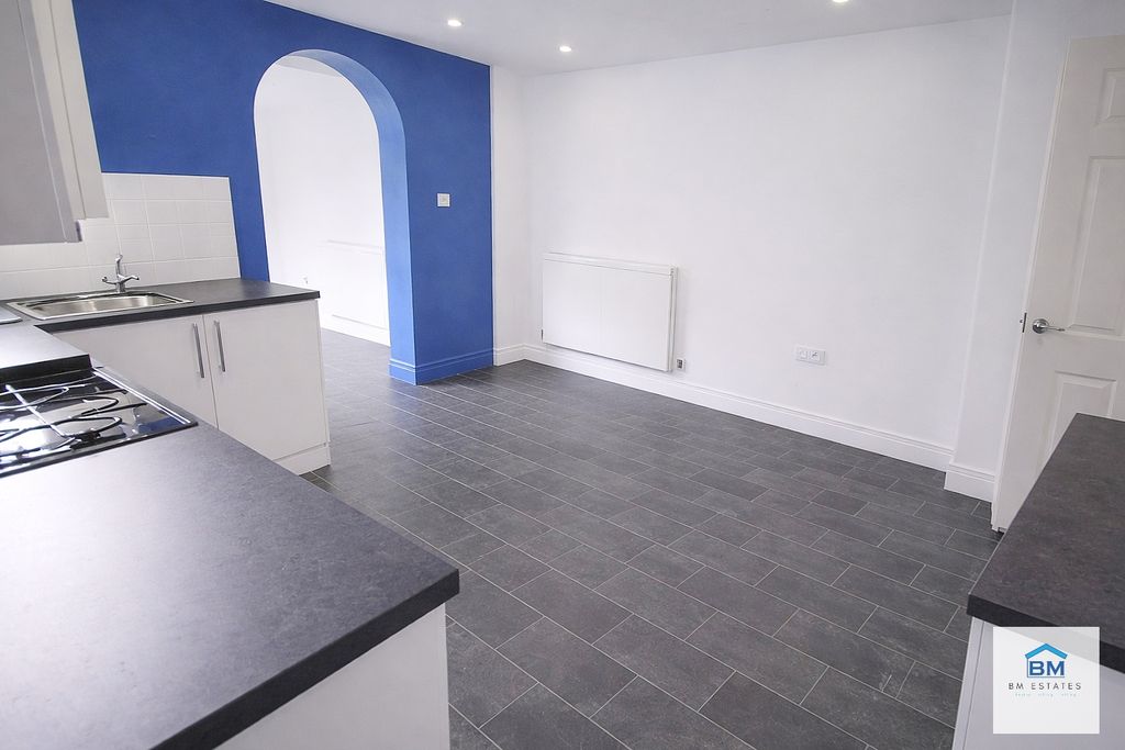 Property photo 3 of 4 Photo 4