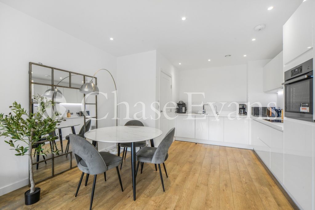 Property photo 3 of 13 Dining Area