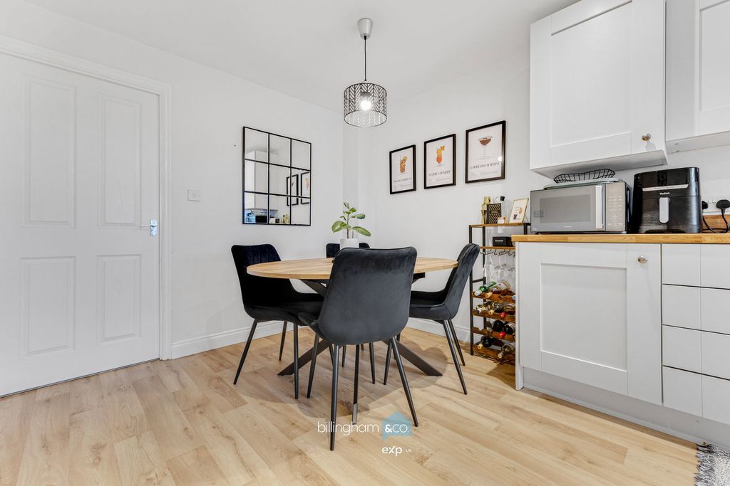 Property photo 2 of 29