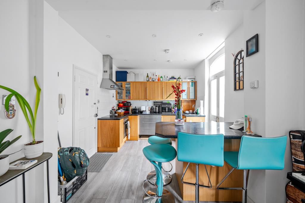 Property photo 3 of 11 Dining  / Kitchen