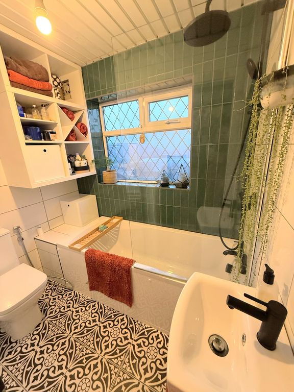 Property photo 3 of 32