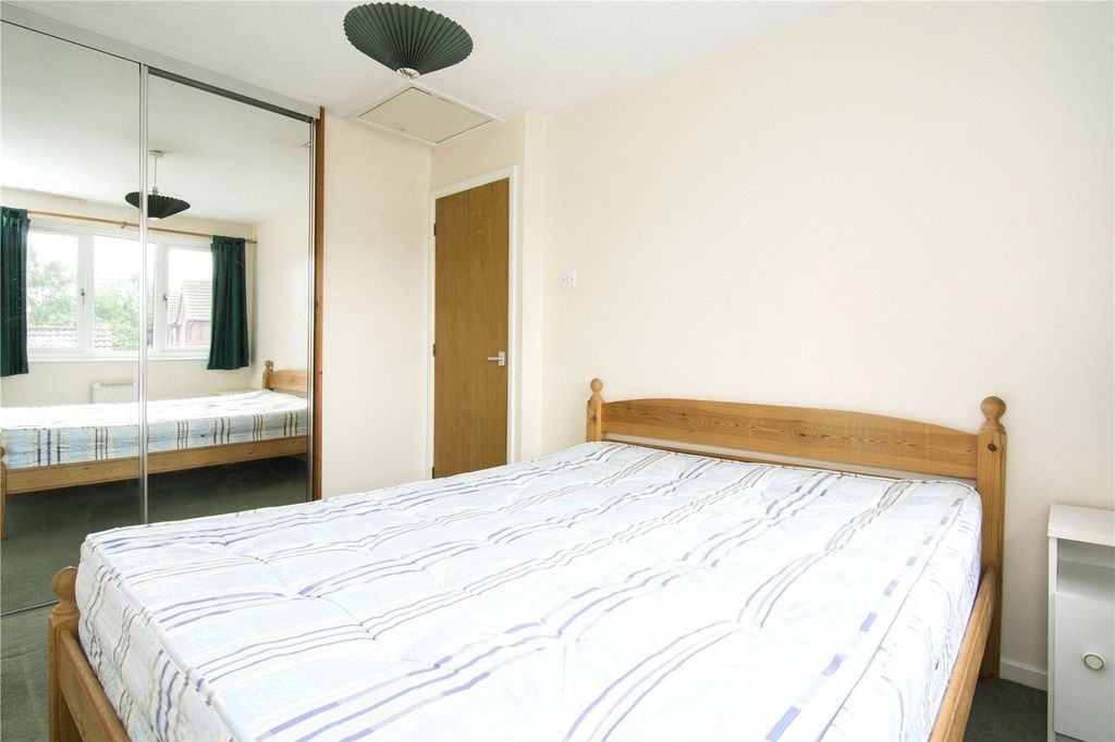 Property photo 2 of 11 Bedroom