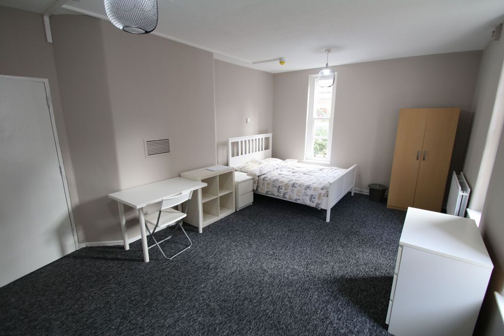 Property photo 3 of 7 Photo 28