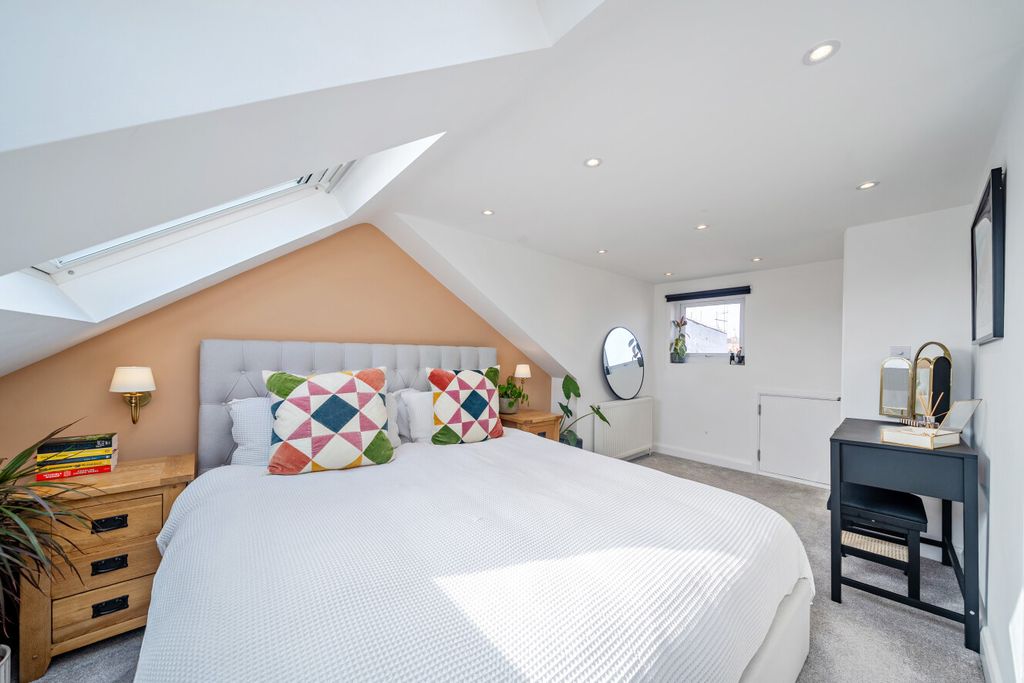 Property photo 3 of 9 1-69Aa964B32337-1...