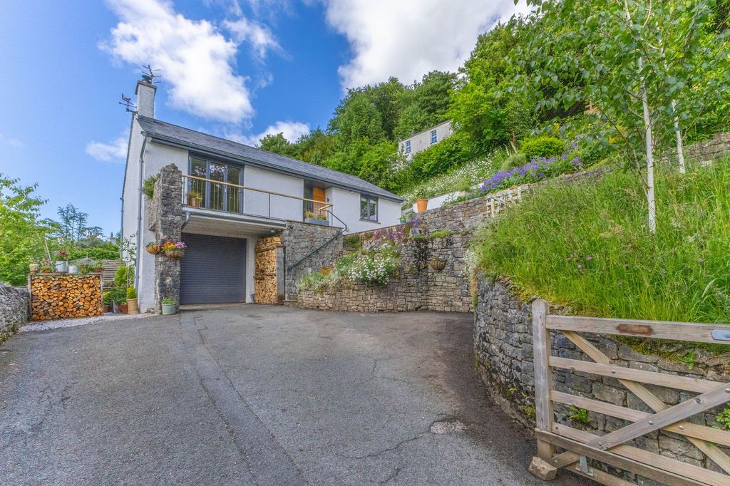 Property photo 1 of 37