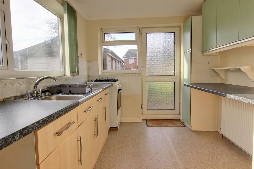 Property photo 3 of 8 Img_0168-Img_0170_Lzn.Jpg