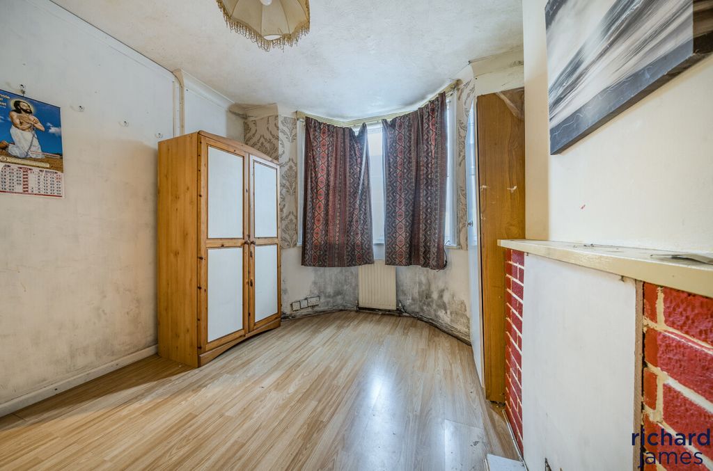 Property photo 3 of 19 29Eef079F9c0459F9F2A69Ca209F07B5