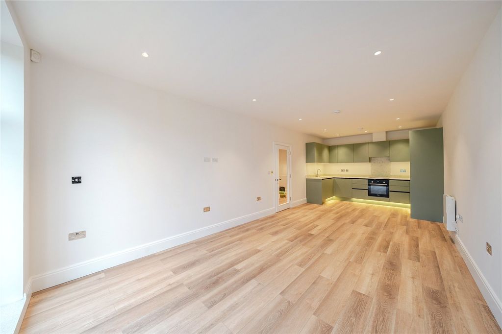 Property photo 3 of 19 Picture No. 13