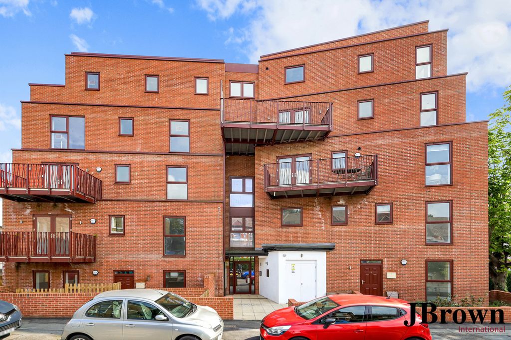 Property photo 2 of 10