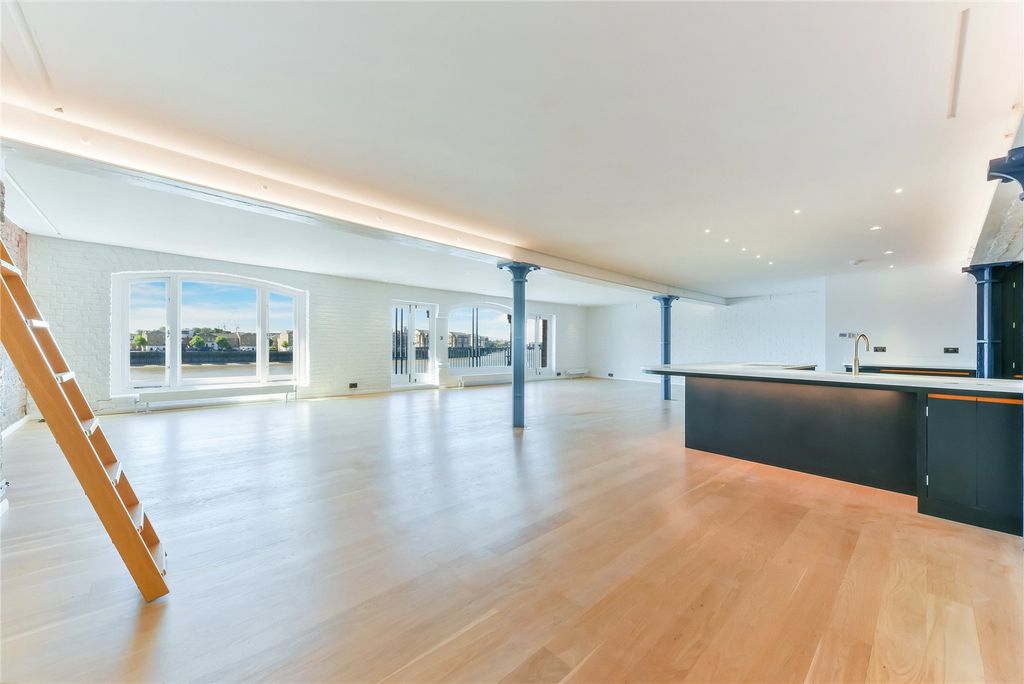 Property photo 1 of 27 Picture No. 01