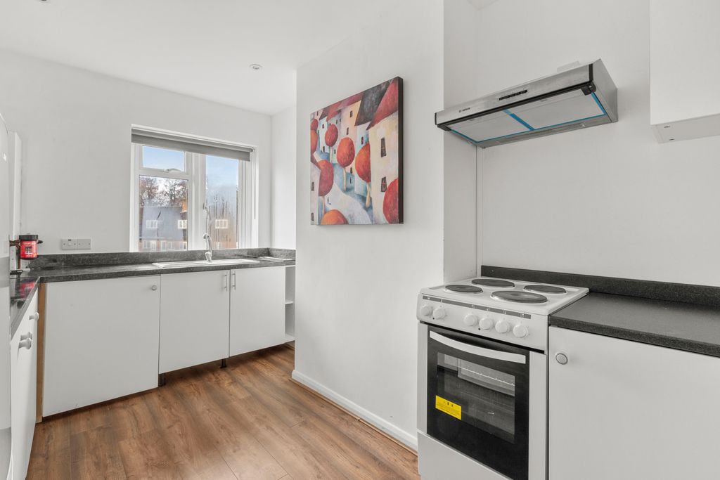 Property photo 3 of 5 2 Nightingales Corner, Hp7 9Pz (Low Res)-10
