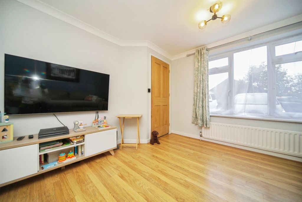 Property photo 3 of 12