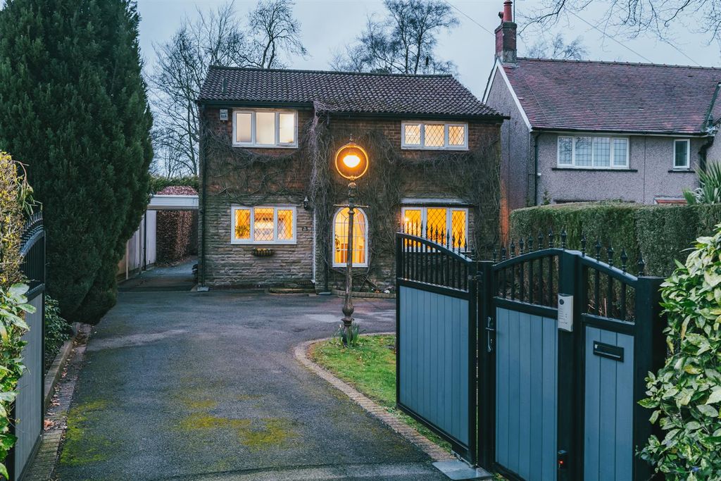 Property photo 2 of 38 Exterior And Gardens