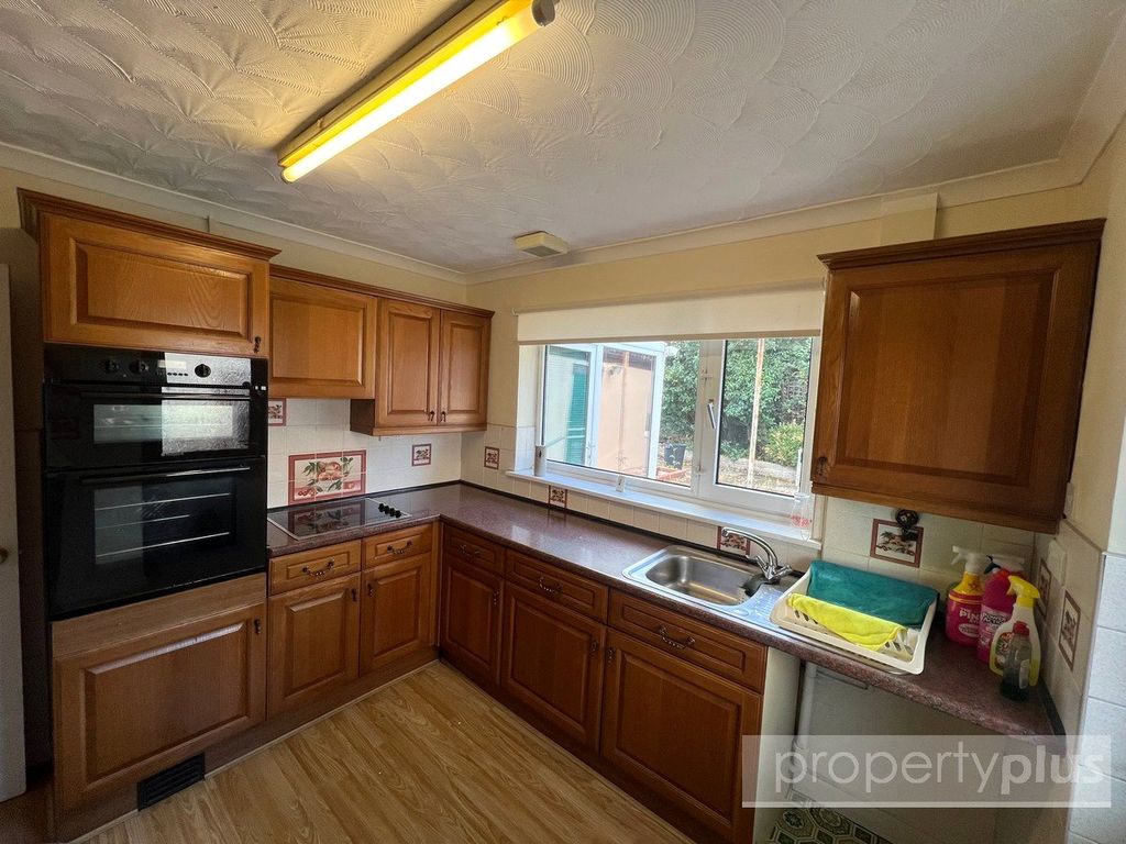 Property photo 2 of 16 Picture No. 29
