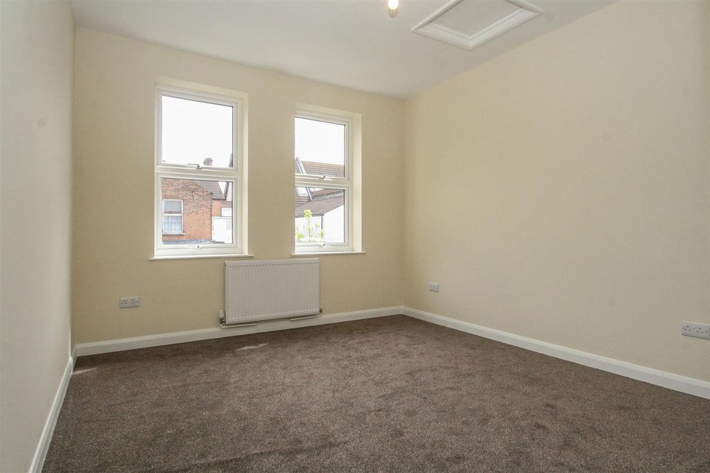 Property photo 3 of 8 Bedroom 1.Jpg
