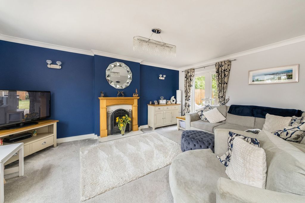 Property photo 2 of 31