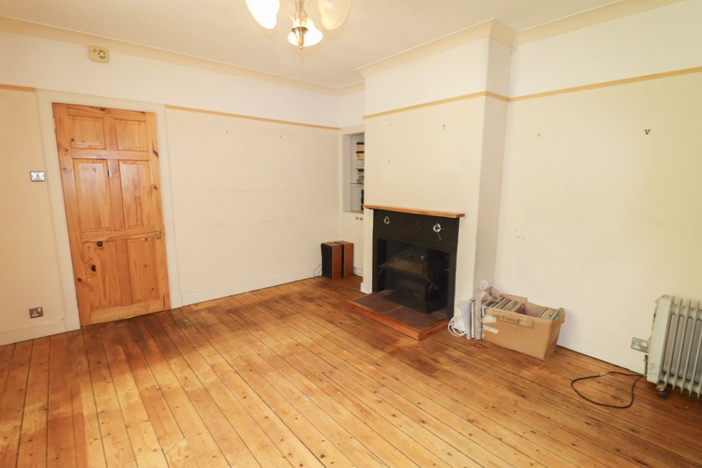 Property photo 3 of 20