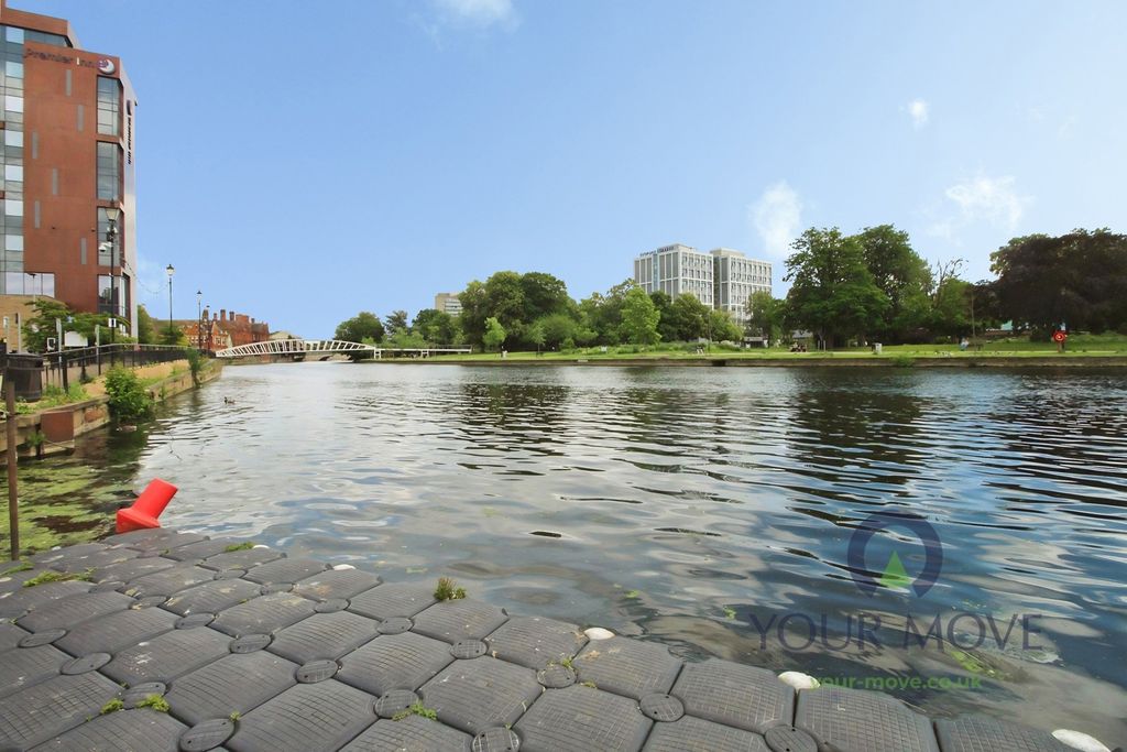 Property photo 2 of 10 River